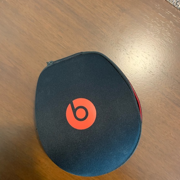 Beats by Dre Mixr Headphones and Case - Picture 5 of 5